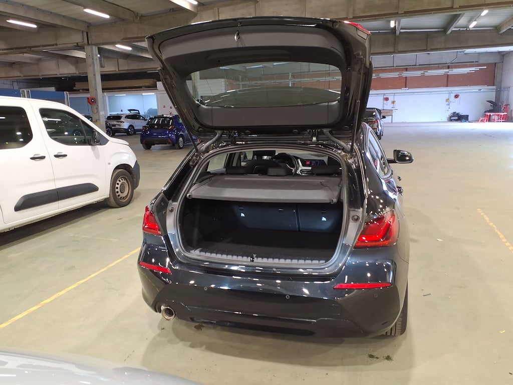 BMW 1 HATCH DIESEL - 2019 116 d AdBlue photo