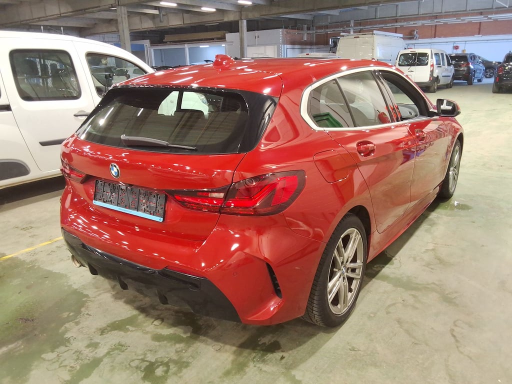 BMW 1 SERIES HATCH 1.5 118IA (100KW) photo