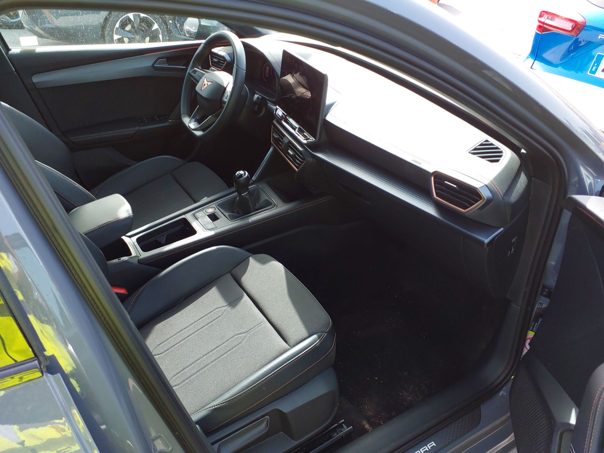 CUPRA Leon 1.5 TSI S&S 150cv Manual SportsTourer photo