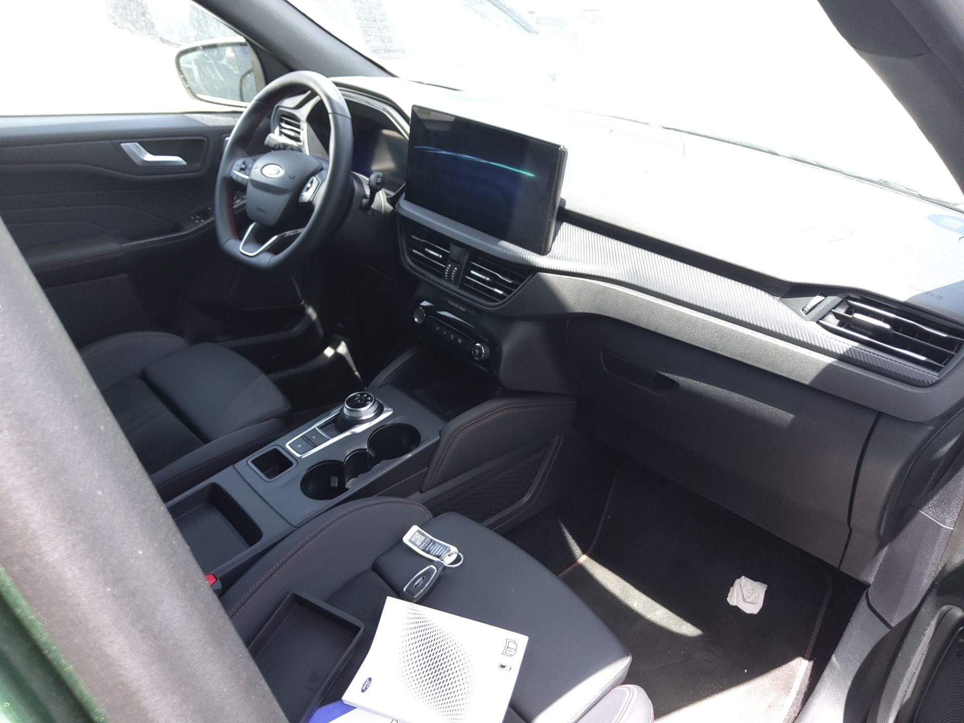 FORD Kuga 2.5 243CV AutomÃ¡tico   ST-LINE X(Winterpack) photo