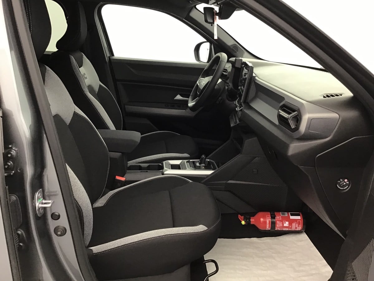 Dacia Duster Journey 1.8 Hybrid Electric/Gasoline 158hp photo