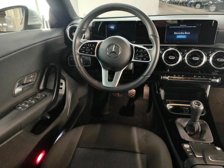 Mercedes CLA CLA CLA 180 Business Solution Essential 100kW/136pk  4D/P Man-6 photo