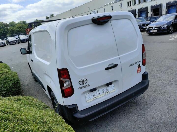 Toyota PROACE CITY Proace City 1.5D SWB Comfort Aut. 96kW/131pk  4D/P Auto-8 - CO2 indicatief photo