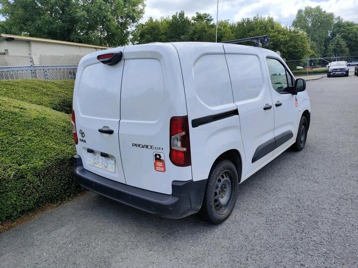 Toyota PROACE CITY Proace City 1.5D SWB Comfort Aut. 96kW/131pk  4D/P Auto-8 - CO2 indicatief photo