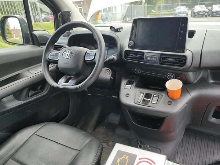 Toyota PROACE CITY Proace City 1.5D SWB Comfort Aut. 96kW/131pk  4D/P Auto-8 - CO2 indicatief photo