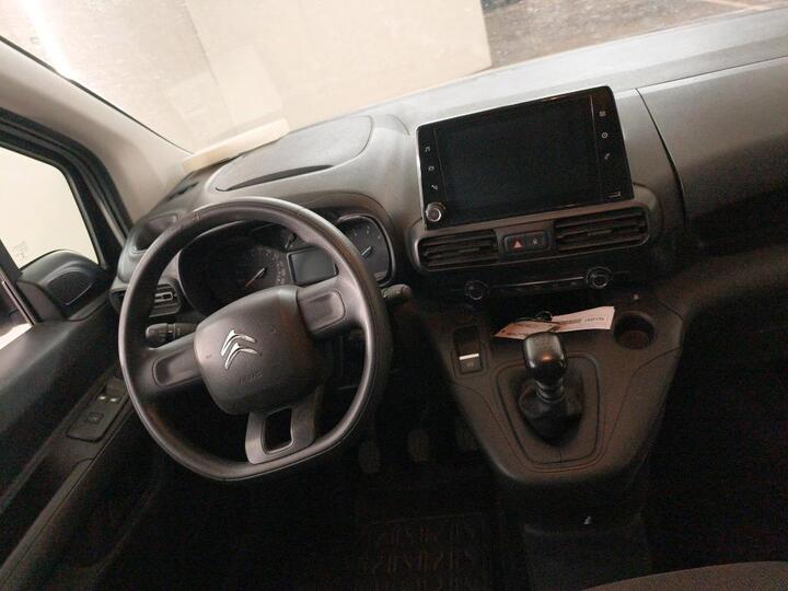 Citroen Berlingo Berlingo M Light 1.2 PT 110 S/S MAN6 Control 81kW/110pk  3D/P Man-6 photo