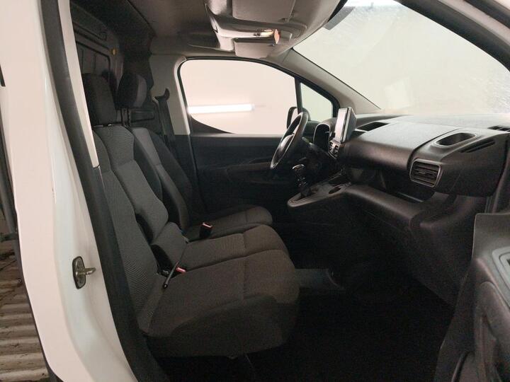 Citroen Berlingo Berlingo M Light 1.2 PT 110 S/S MAN6 Control 81kW/110pk  3D/P Man-6 photo