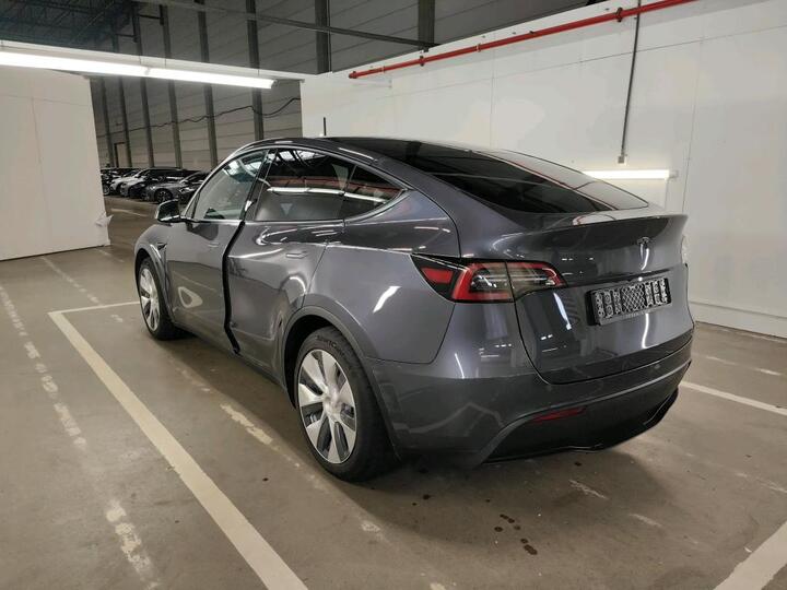 Tesla Model Y Model Y RWD 255kW/347pk  5D/P Auto-1 - WLTP onvolledig photo