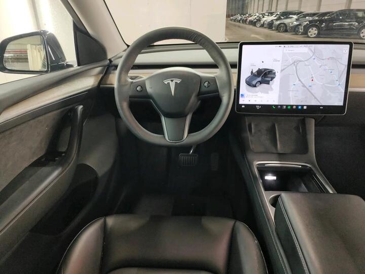 Tesla Model Y Model Y RWD 255kW/347pk  5D/P Auto-1 - WLTP onvolledig photo