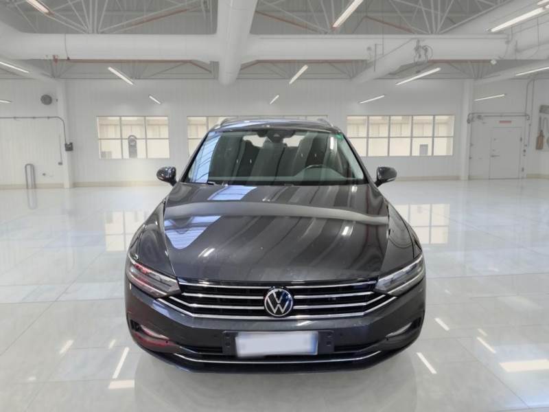 VOLKSWAGEN PASSAT / 2019 / 5P / STATION WAGON VAR. 2.0 TDI SCR EVO 110KW BUSINESS photo