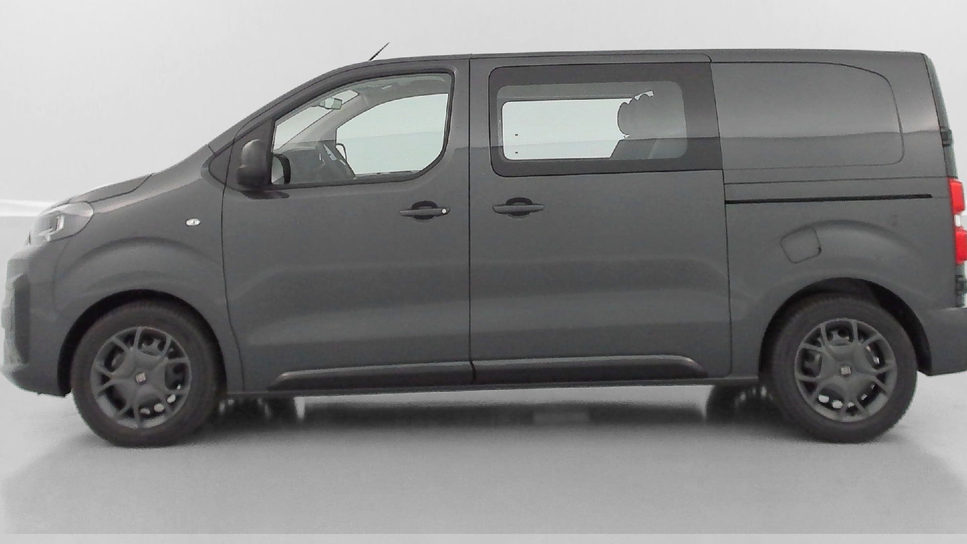 Fiat Scudo Pack Premium Connect 2.0 BlueHDi 180 photo