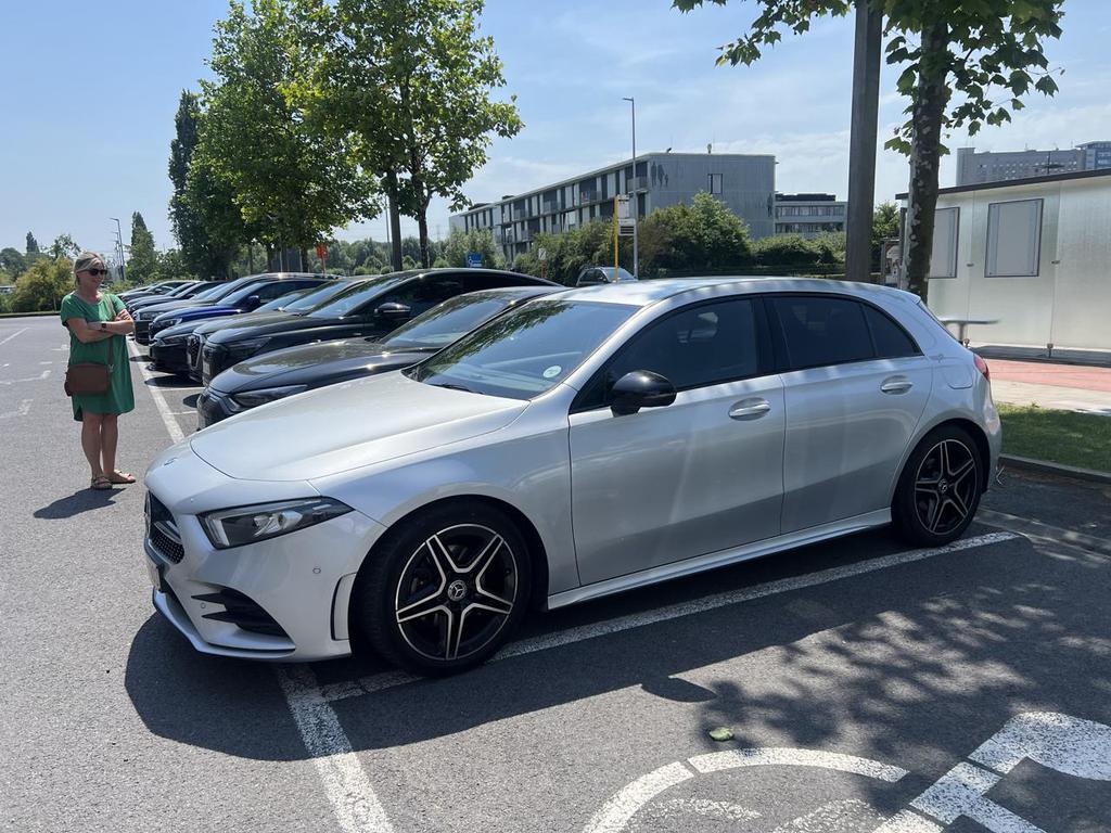 MERCEDES-BENZ A-Class (W177) A 180