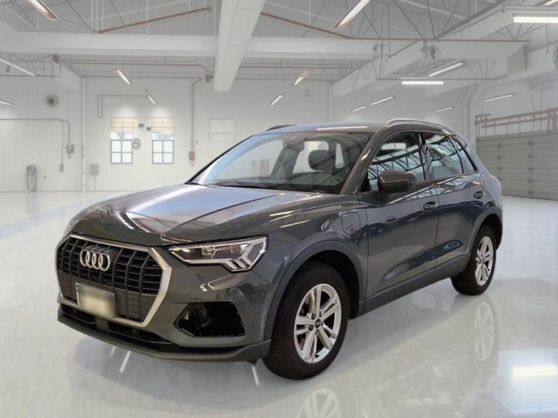 AUDI Q3 / 2018 / 5P / SUV 45 TFSI E S TRONIC BUSINESS