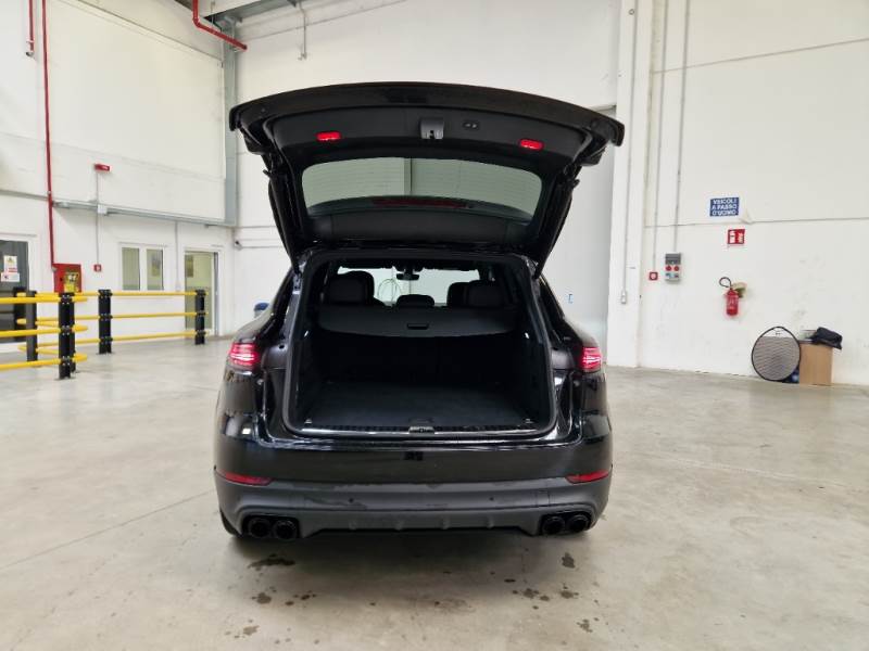PORSCHE CAYENNE / 2017 / 5P / SUV 3.0 V6 E-HYBRID photo