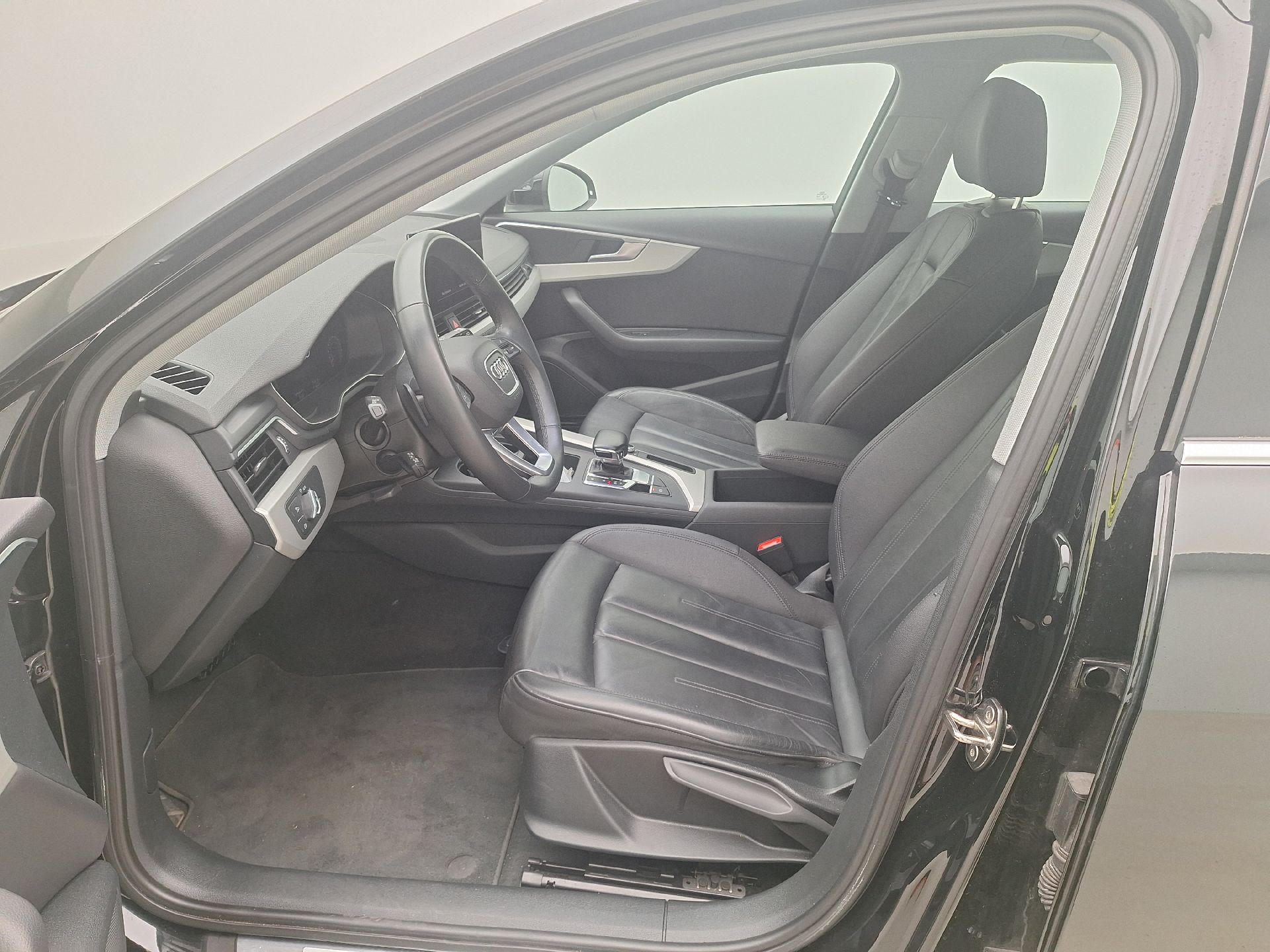 Audi, A4 Avant FL'19, Audi A4 Avant 2.0 30 TDi 100kW S tronic Attraction photo