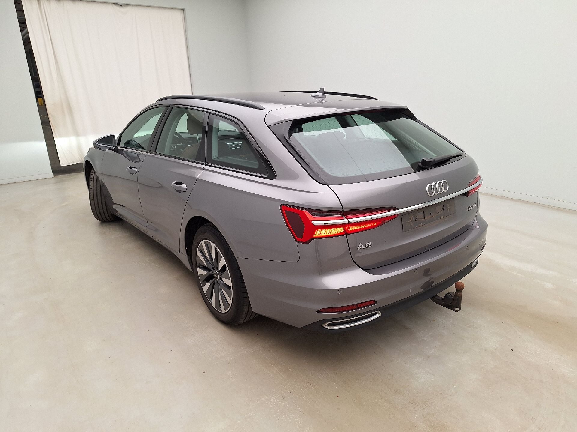 Audi, A6 Avant '18, Audi A6 Avant Business Edition 35 TDI S tronic 5d photo