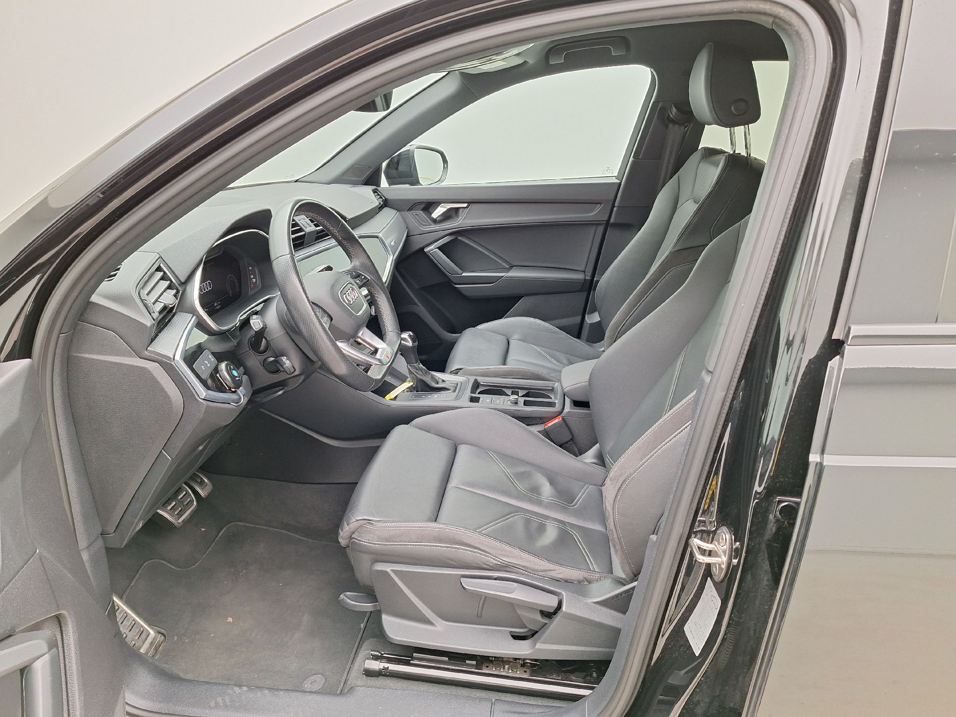 Audi, Q3 '18, Audi Q3 35 TDI S tronic S line Business Edition 5d photo