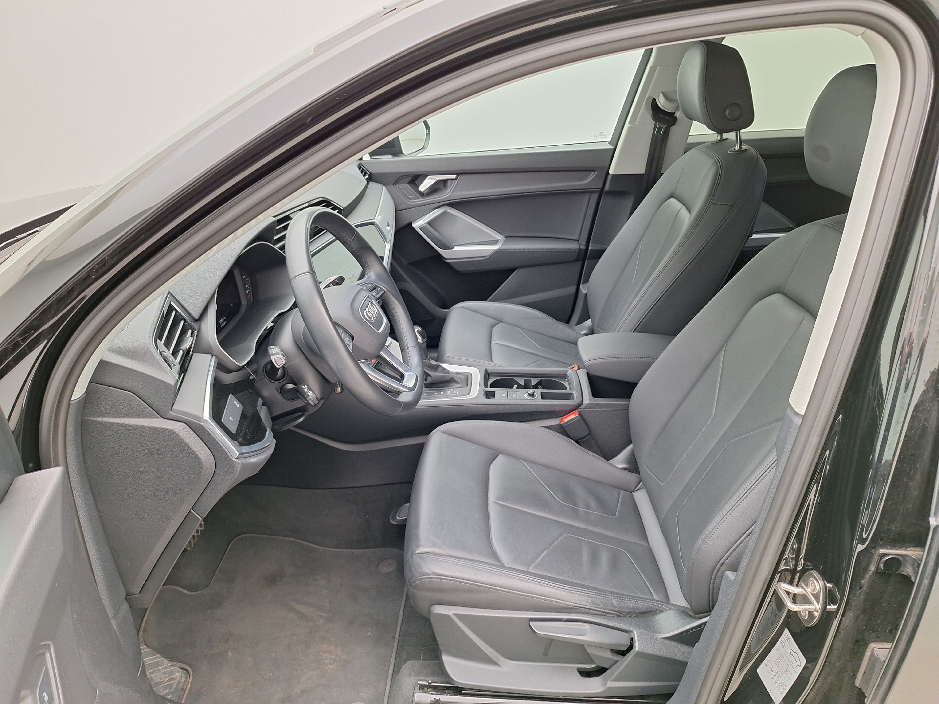Audi, Q3 '18 PHEV, Audi Q3 45 TFSI e S tronic S Line 5d photo