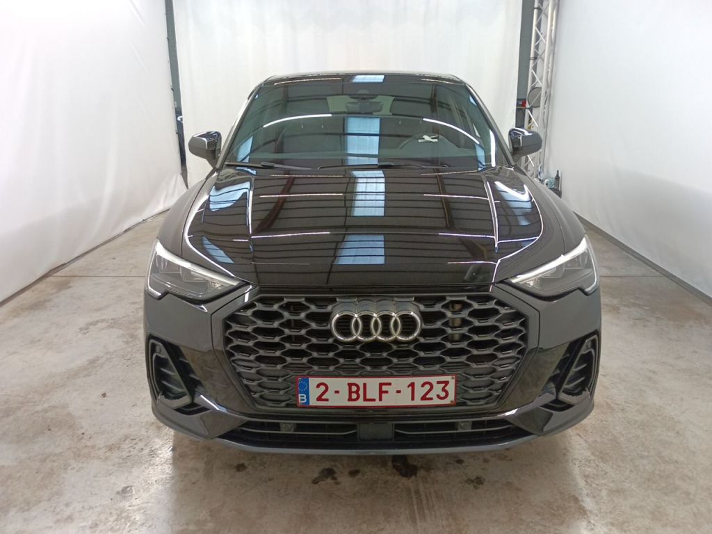 Audi Q3 Sportback 45 TFSI e S tronic S Line 5d photo