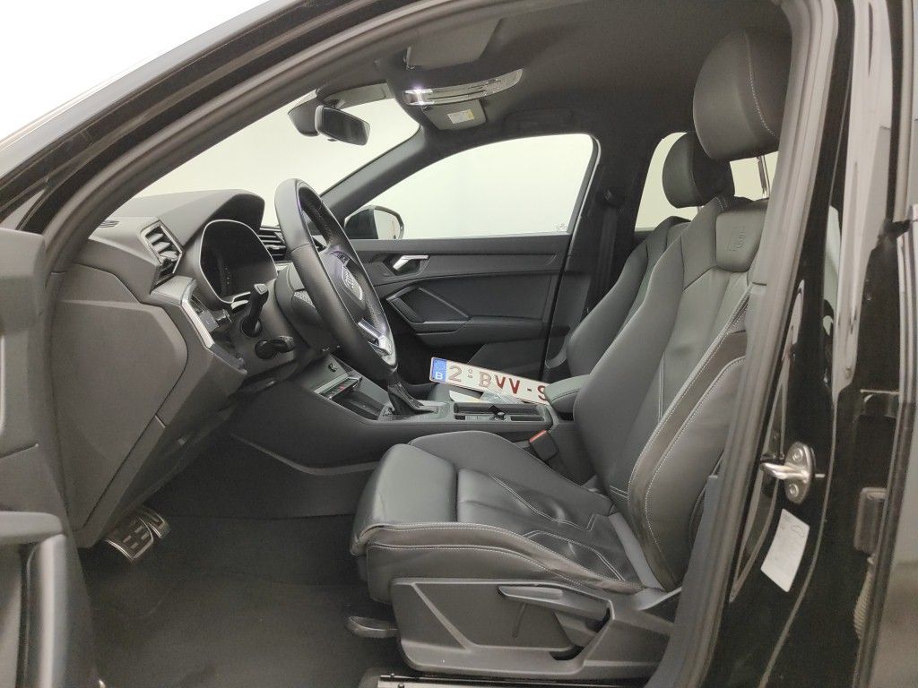 Audi Q3 Sportback 45 TFSI e S tronic S Line 5d photo