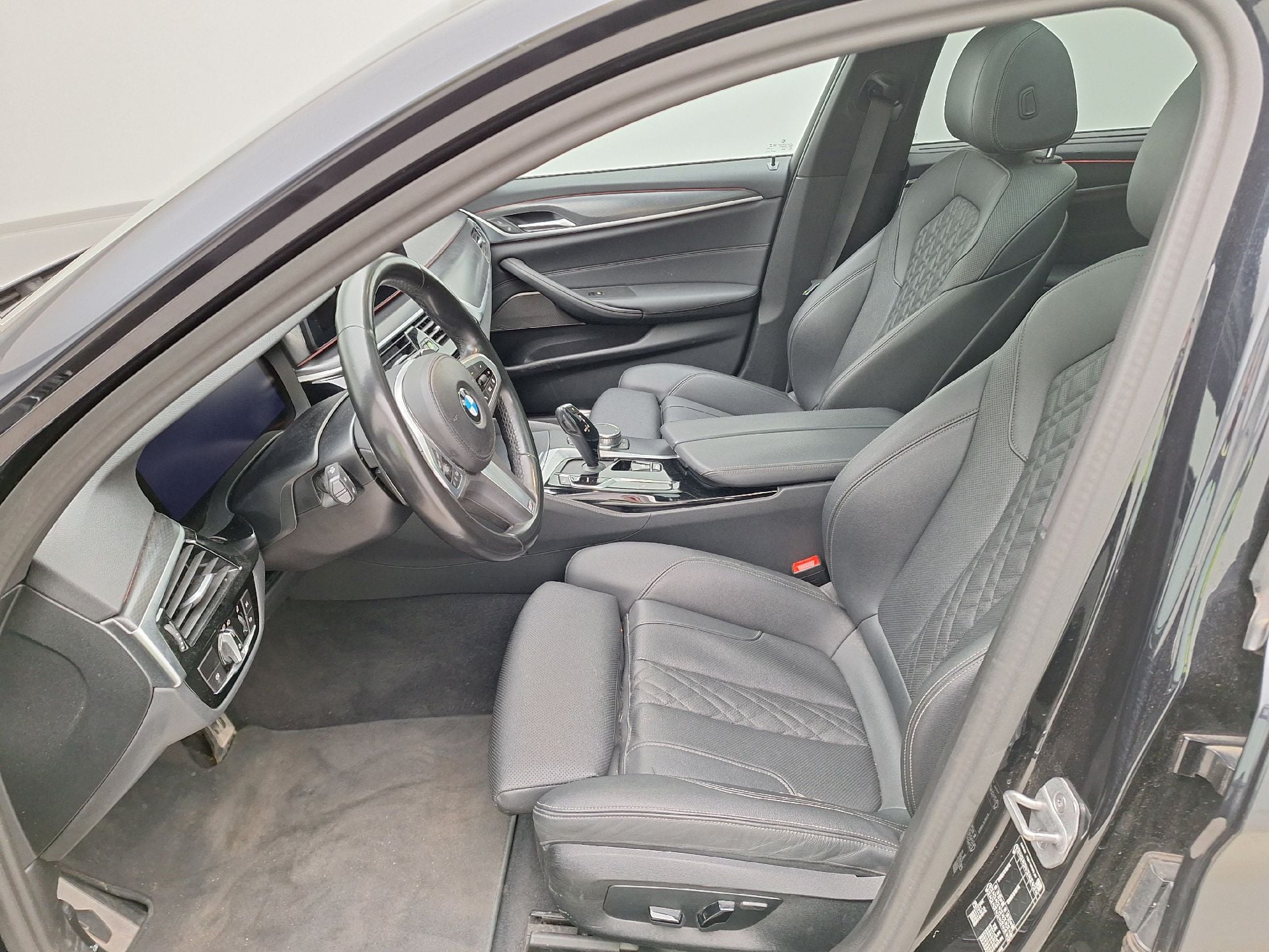 BMW, 5-serie To FL'20, BMW 5 Reeks Touring 520i Aut. (120 kW) 5d photo