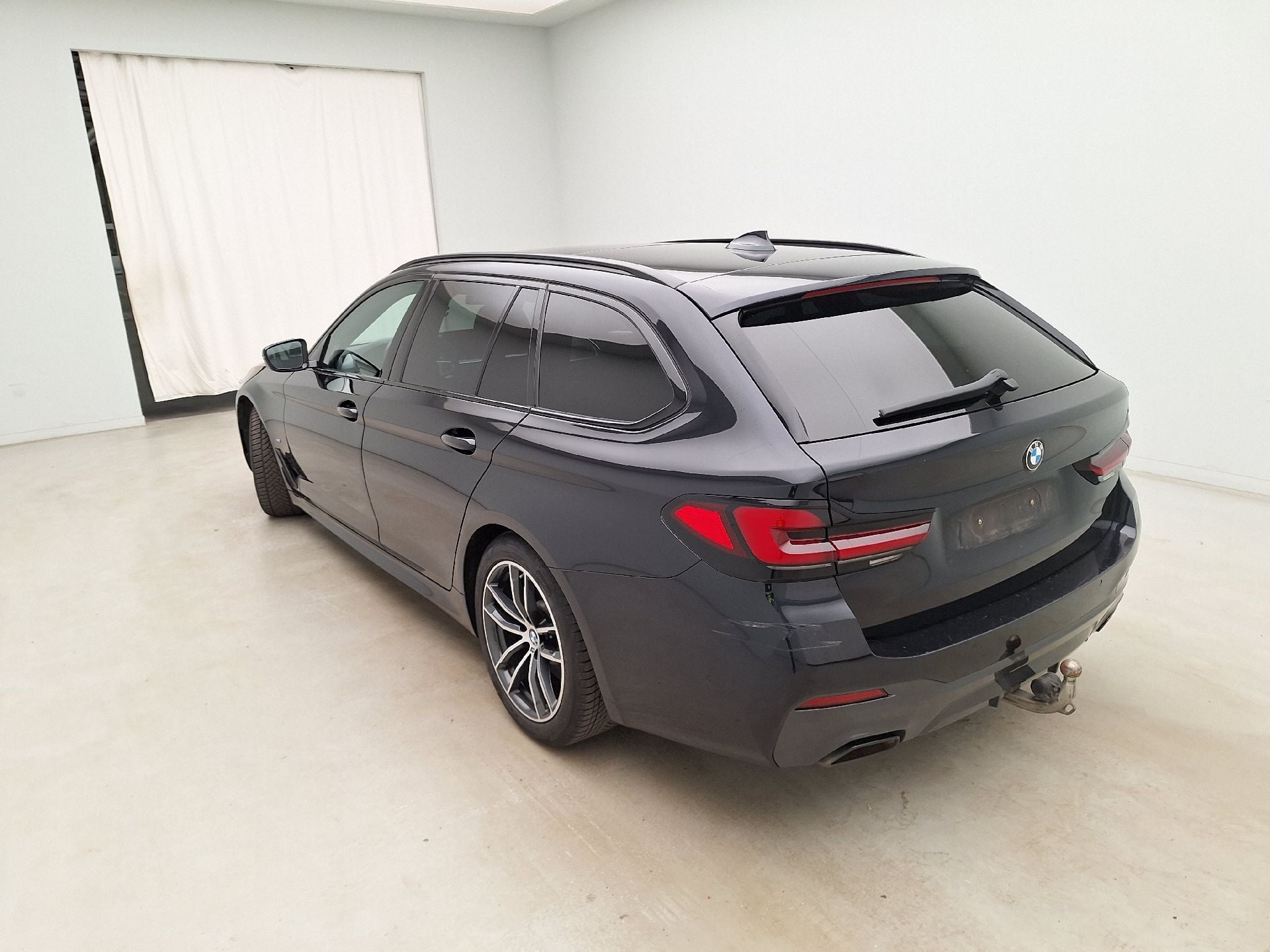 BMW, 5-serie To FL'20, BMW 5 Reeks Touring 520i Aut. (120 kW) 5d photo
