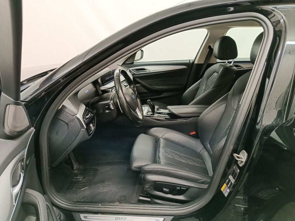 BMW 5 TOURING - 2020 530eXA 184hp PHEV 5d photo