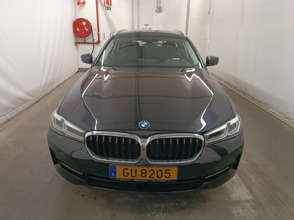 BMW 5 TOURING - 2020 530eXA 184hp PHEV 5d photo