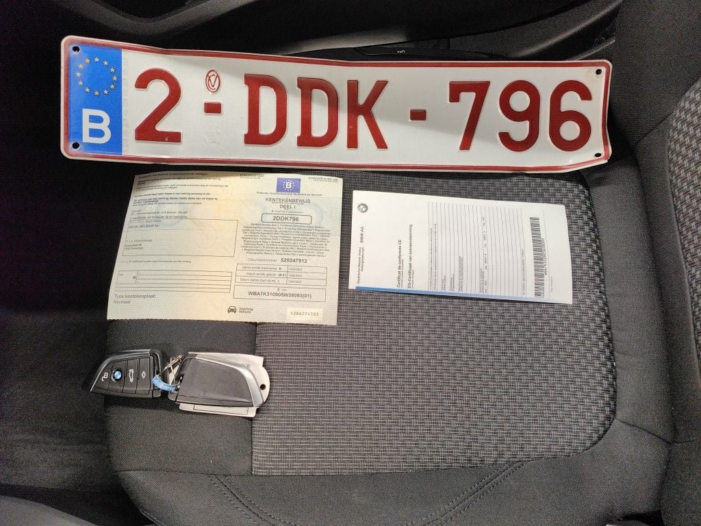 BMW 1 Reeks Hatch 118iA (100 kW) 5d photo