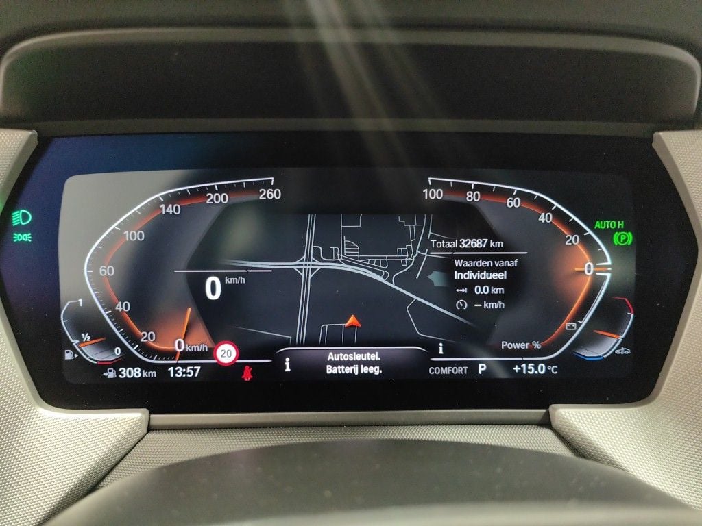 BMW 1 Reeks Hatch 118iA (100 kW) 5d photo