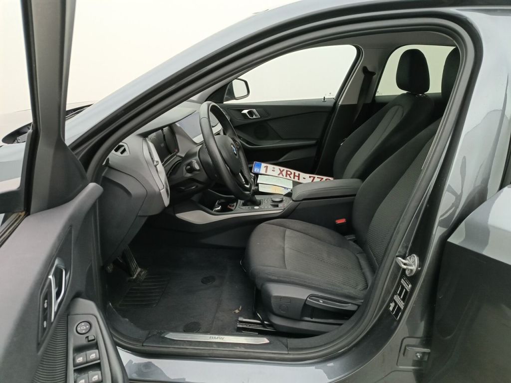 BMW 1 Reeks Hatch 118i (103 kW) 5d photo