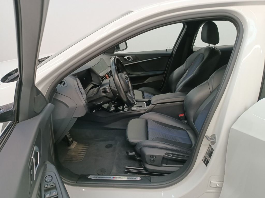 BMW 1 HATCH DIESEL - 2019 118 dA 150hp (EU6AP) 5d photo