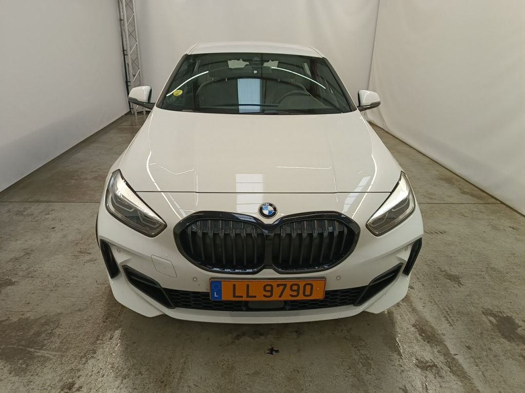 BMW 1 HATCH DIESEL - 2019 118 dA 150hp (EU6AP) 5d photo