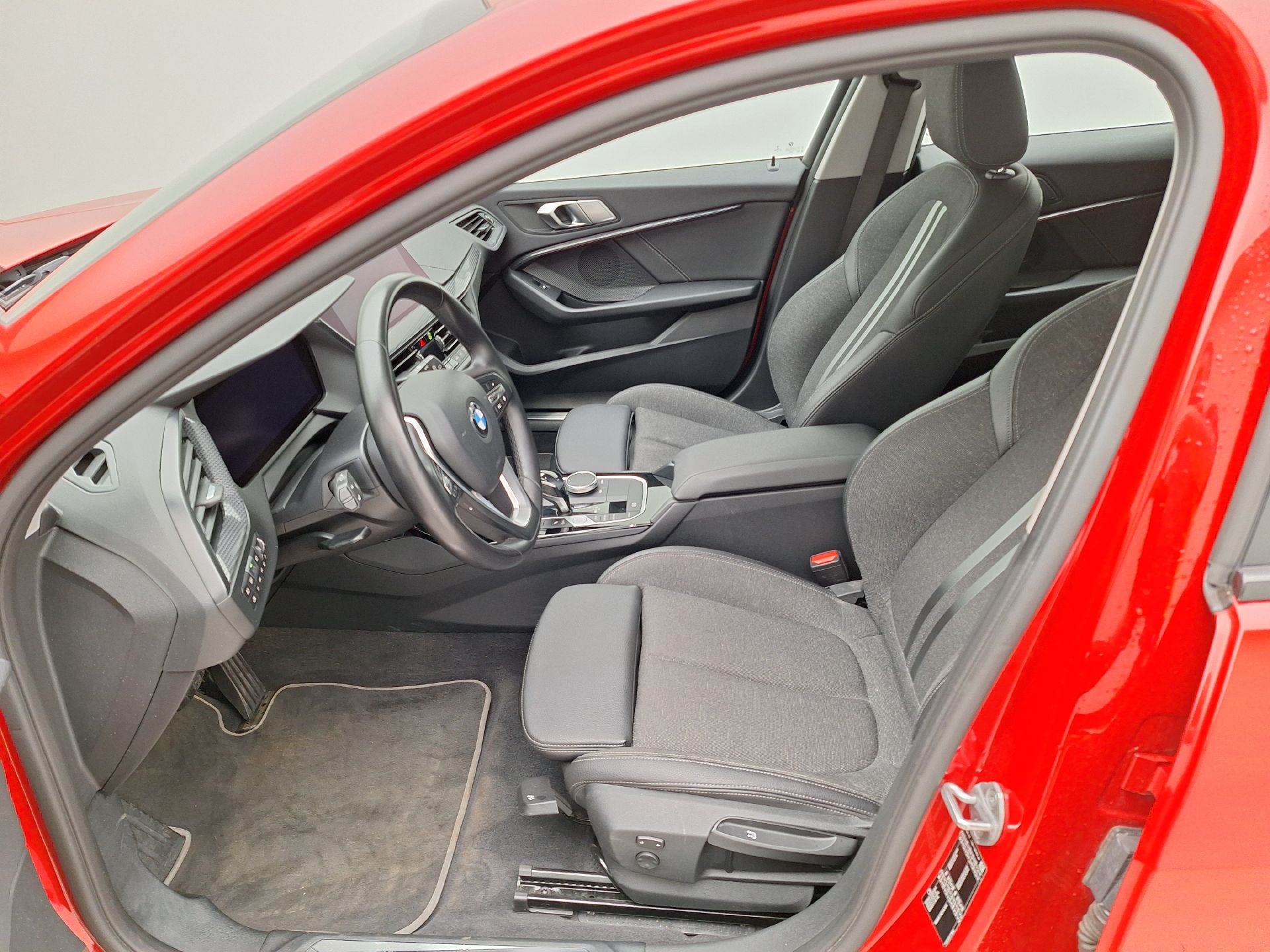 BMW, 1-serie '19, BMW 1 Reeks Hatch 116dA (85 kW) 5d photo