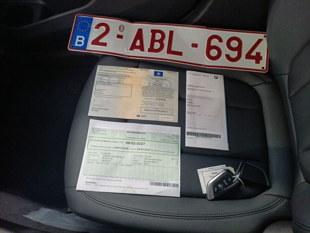 BMW 3 Reeks Touring 318dA (100 kW) 5d photo