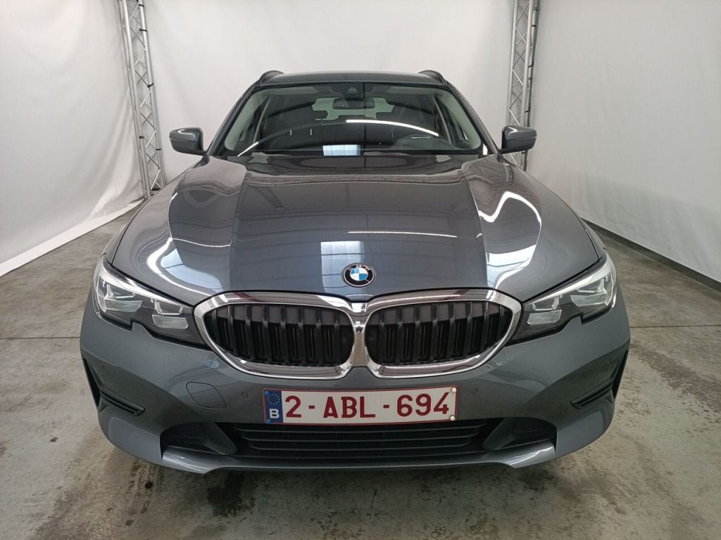 BMW 3 Reeks Touring 318dA (100 kW) 5d photo