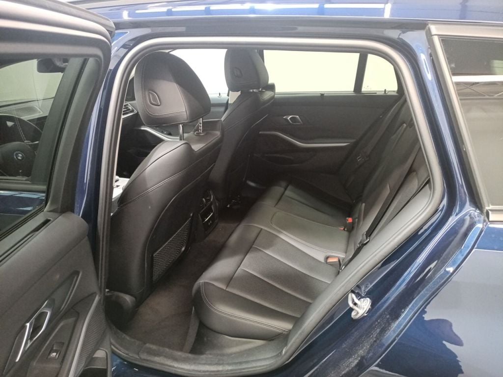 BMW 3 Reeks Touring 320e (150 kW) 5d photo