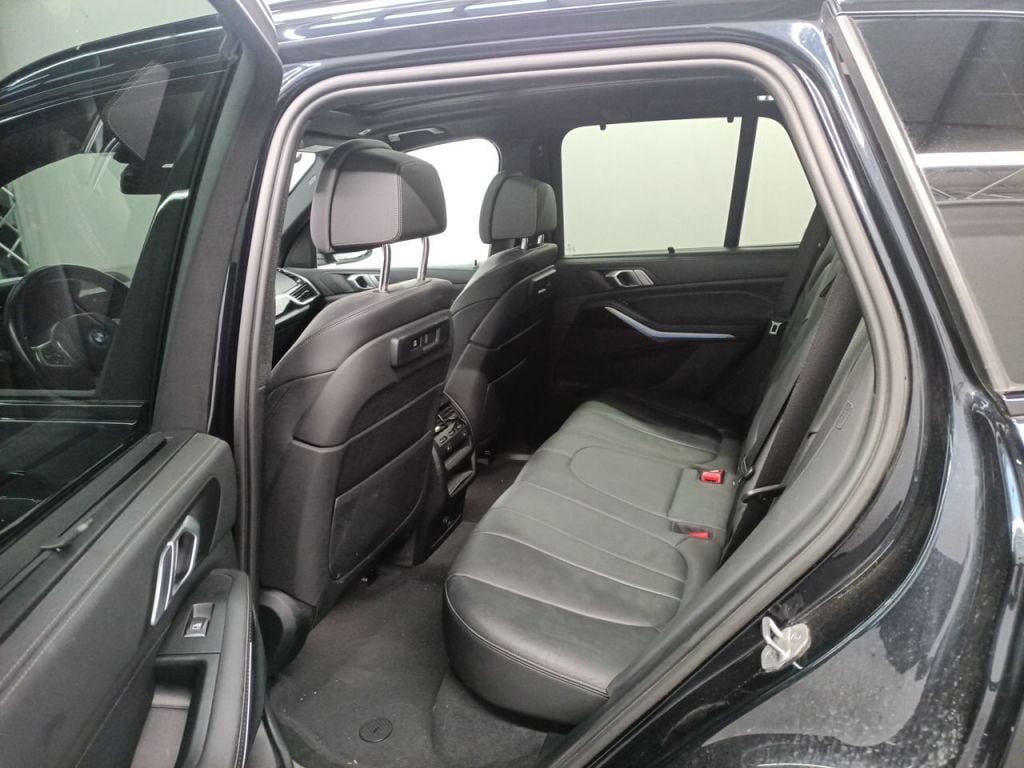 BMW X5 - 2018 3.0AS 286hp xDrive45e PHEV (EU6AP) 5d ///M-SportKit (total options: 23,732 Ex.Vat) photo