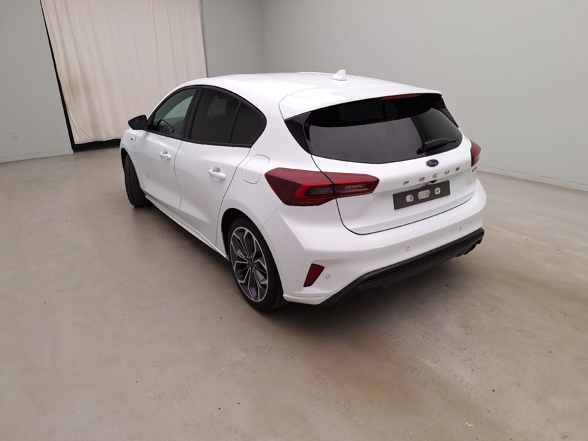 Ford, Focus FL'21, Ford Focus 1.0i EcoB. MHEV 114kW ST-Line X Vignale photo