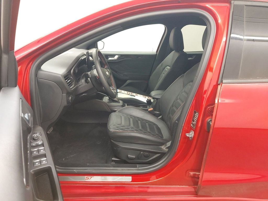 Ford Focus 1.0i EcoBoost MHEV 114kW ST-Line X DCT 5d photo