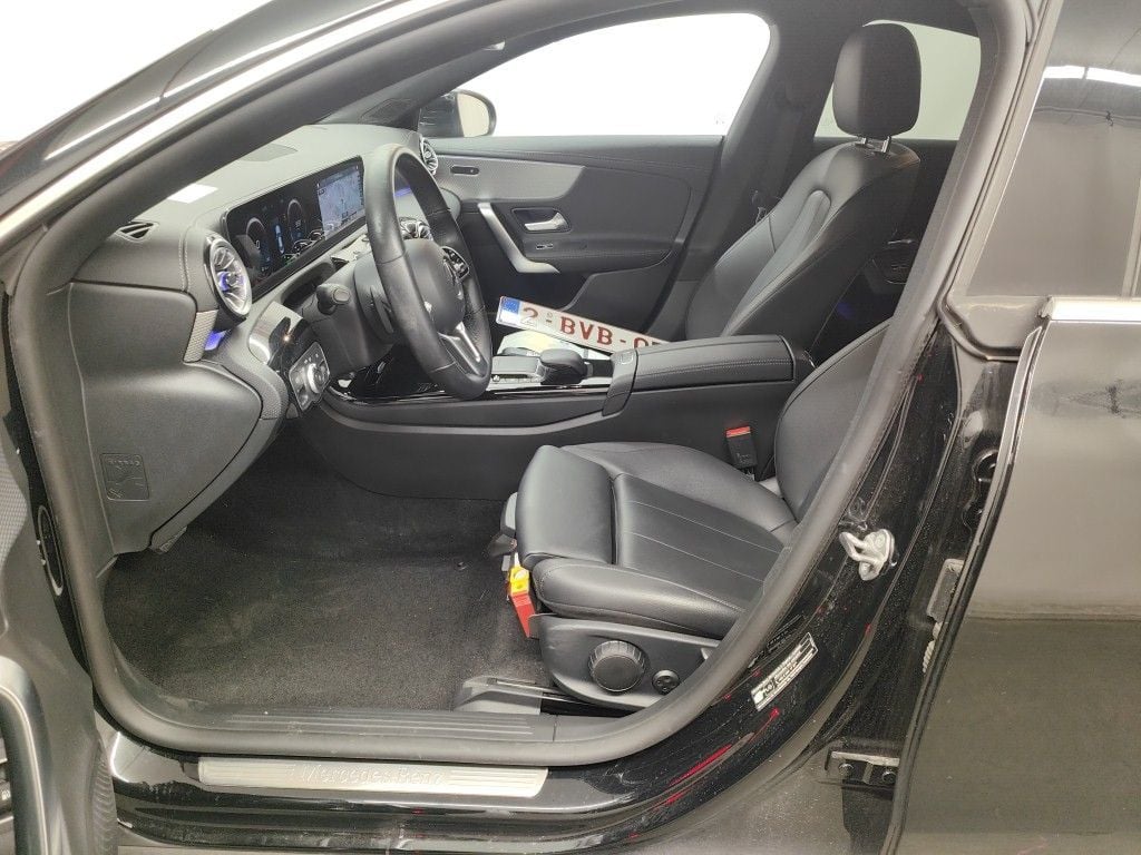 Mercedes-Benz CLA CLA 250 e Business Solution 4d photo