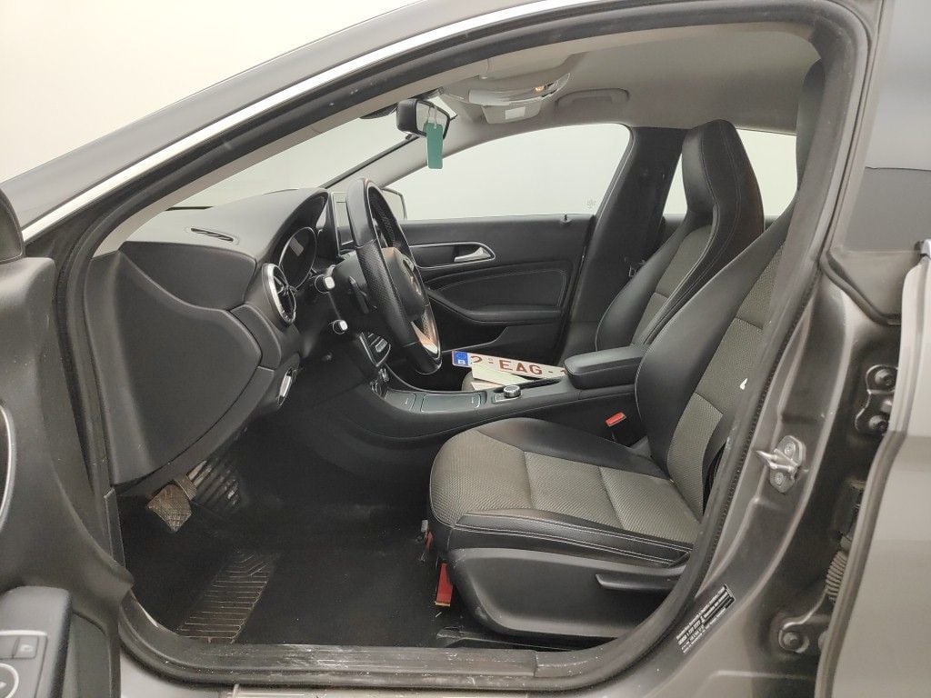 Mercedes-Benz CLA Shooting Brake CLA 180 DCT 5d photo