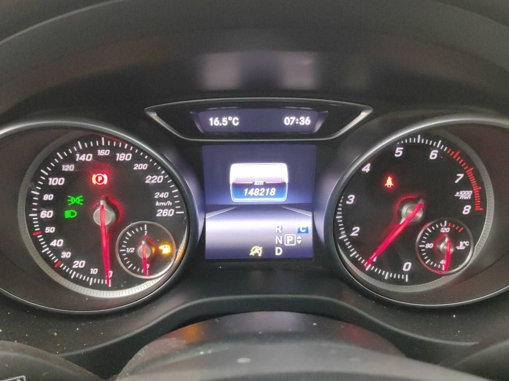 Mercedes-Benz CLA Shooting Brake CLA 180 DCT 5d photo