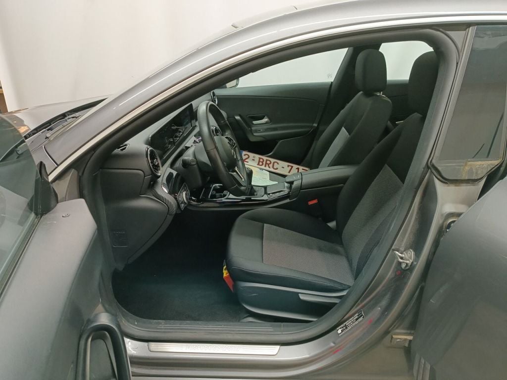 Mercedes-Benz CLA Shooting Brake CLA 180 d Business Solution Essential 5d photo
