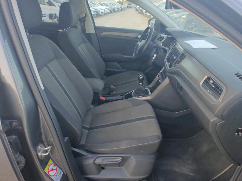 VOLKSWAGEN T-Roc / 2017 / 5P / todoterreno Advance 2.0 TDI 85kW (115CV) photo
