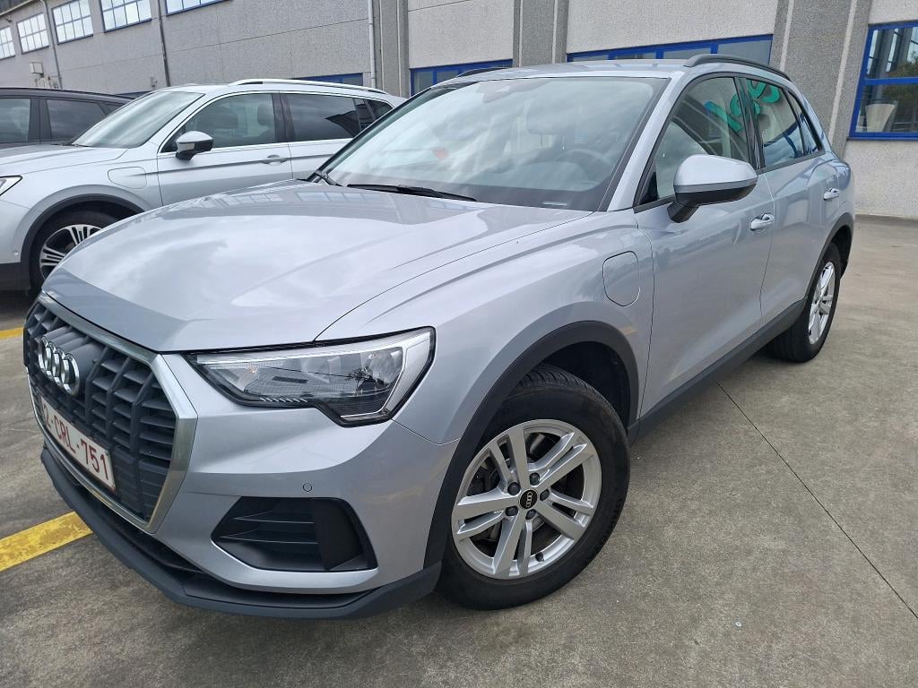 AUDI Q3 1.4 45 TFSI E S TRONIC