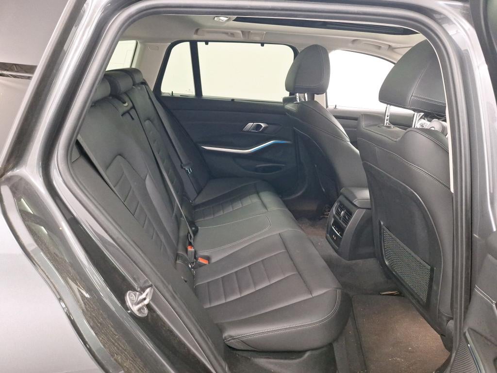 BMW 3 TOURING - 2019 330eAS PHEV photo
