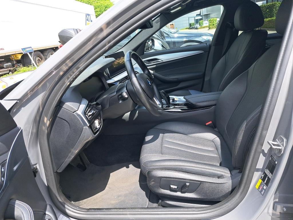 BMW 5 SERIES TOURING 2.0 530E TOURING AUTO photo
