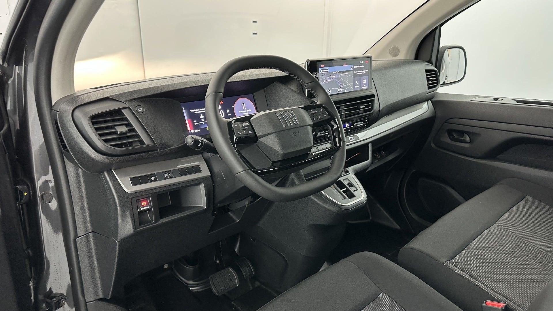 Fiat Scudo Pack Premium Connect (XL) 2.0 BlueHDi 180 photo