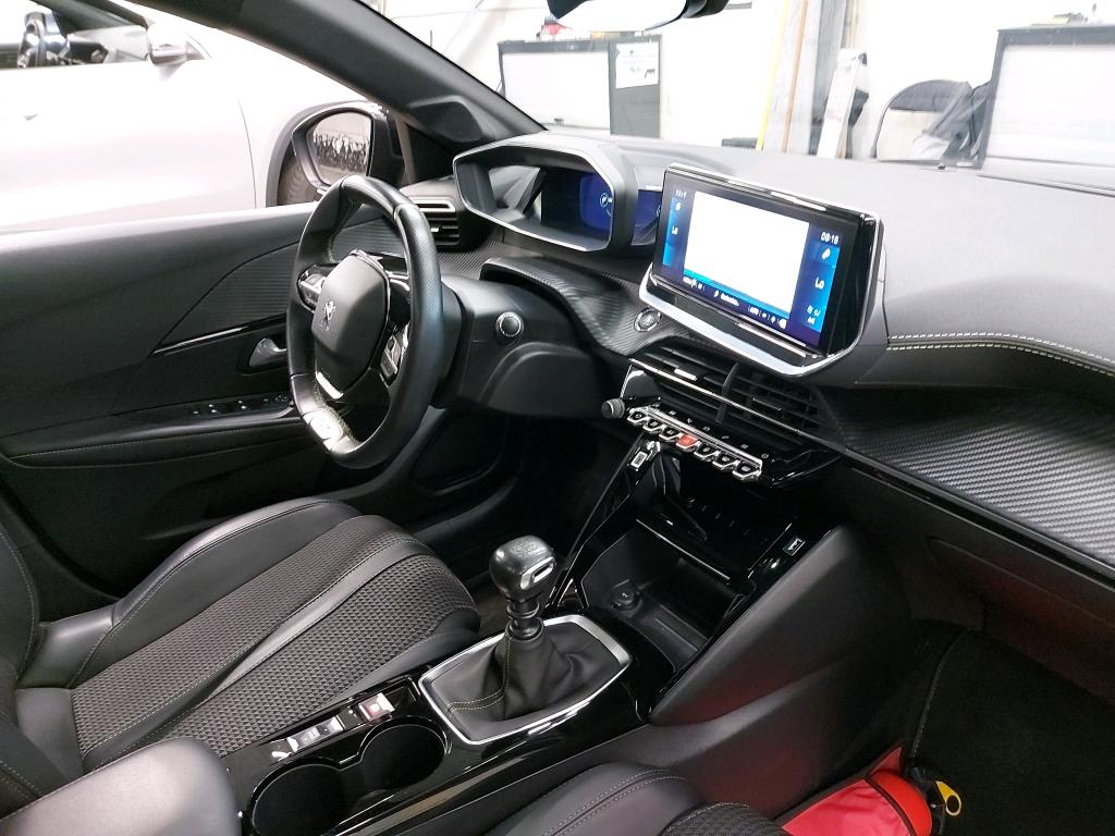 PEUGEOT - PEU 208 PureTech 102PK GT With Climatic &amp; Navigation &amp; Cruise Control &amp; Park Sensors Front &amp; Rear &amp; Glass Roof  * PETROL * photo